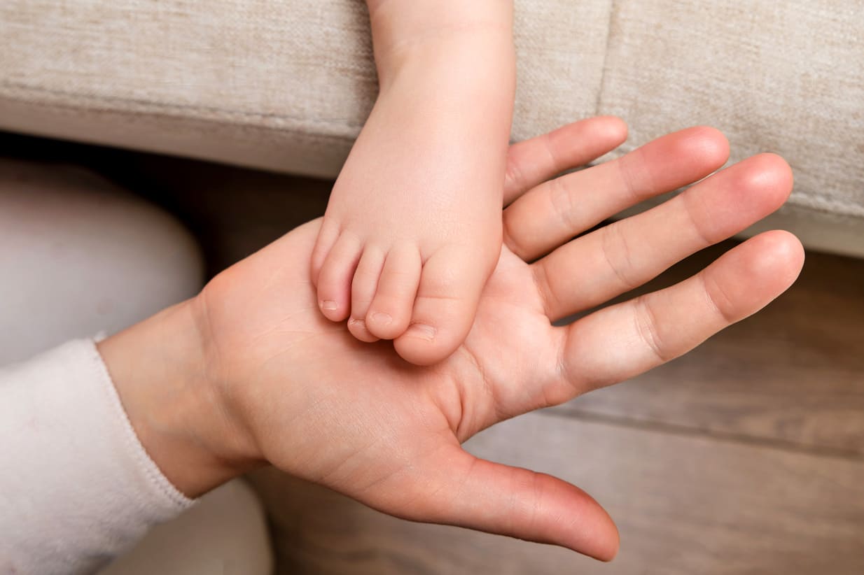 Podologue pour enfant, déformation de l'orteil